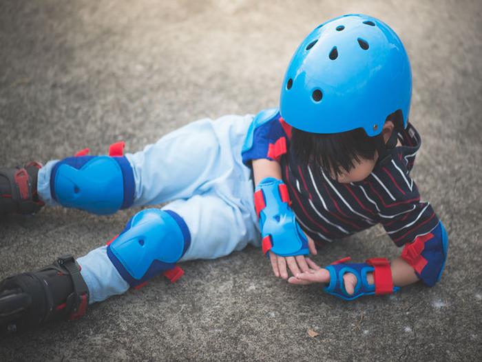 bambino ferita contusione sport