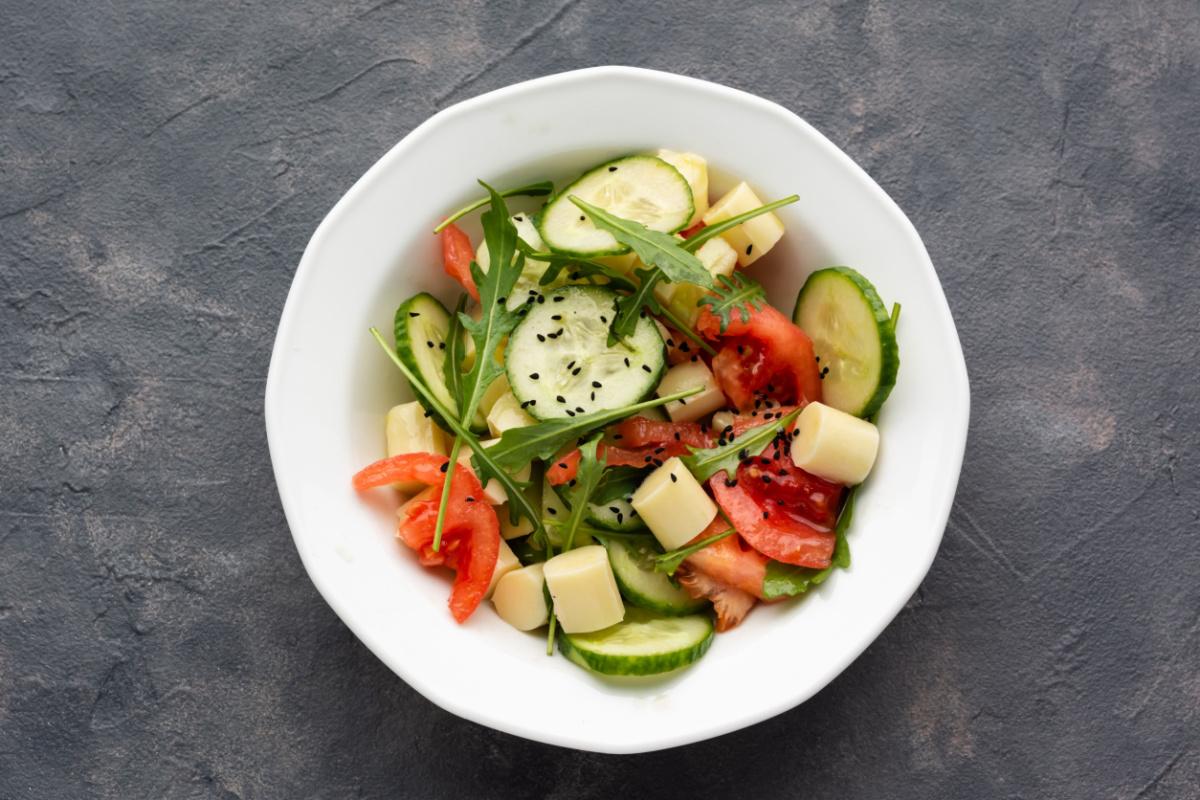 insalata-pomodori-cetrioli-cumino-nero