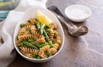 Pasta con gli asparagi, 3 ricette