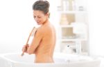 Spazzolatura a secco: il body brushing naturale